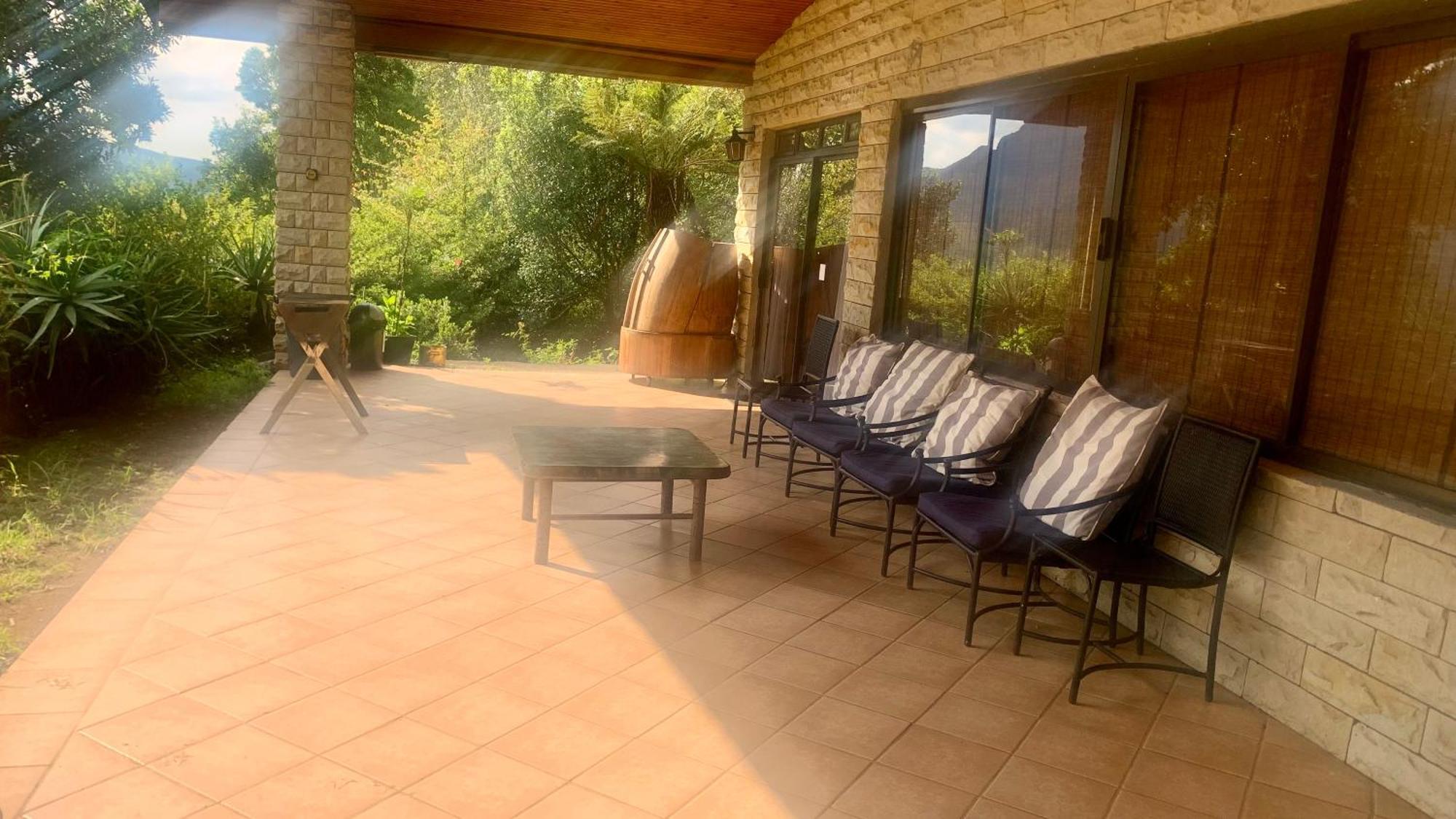 Emafweni Villa Champagne Valley Eksteriør bilde